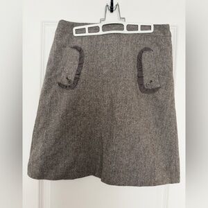 Dexter Gray A-Line Wool Skirt with Ruffle-Trim Pockets